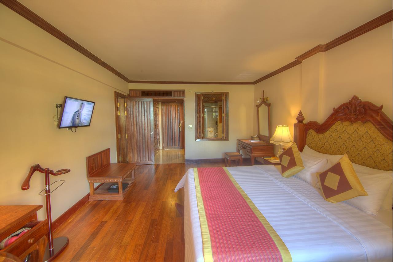 Bayon Era Hotel Siem Reap Exterior photo