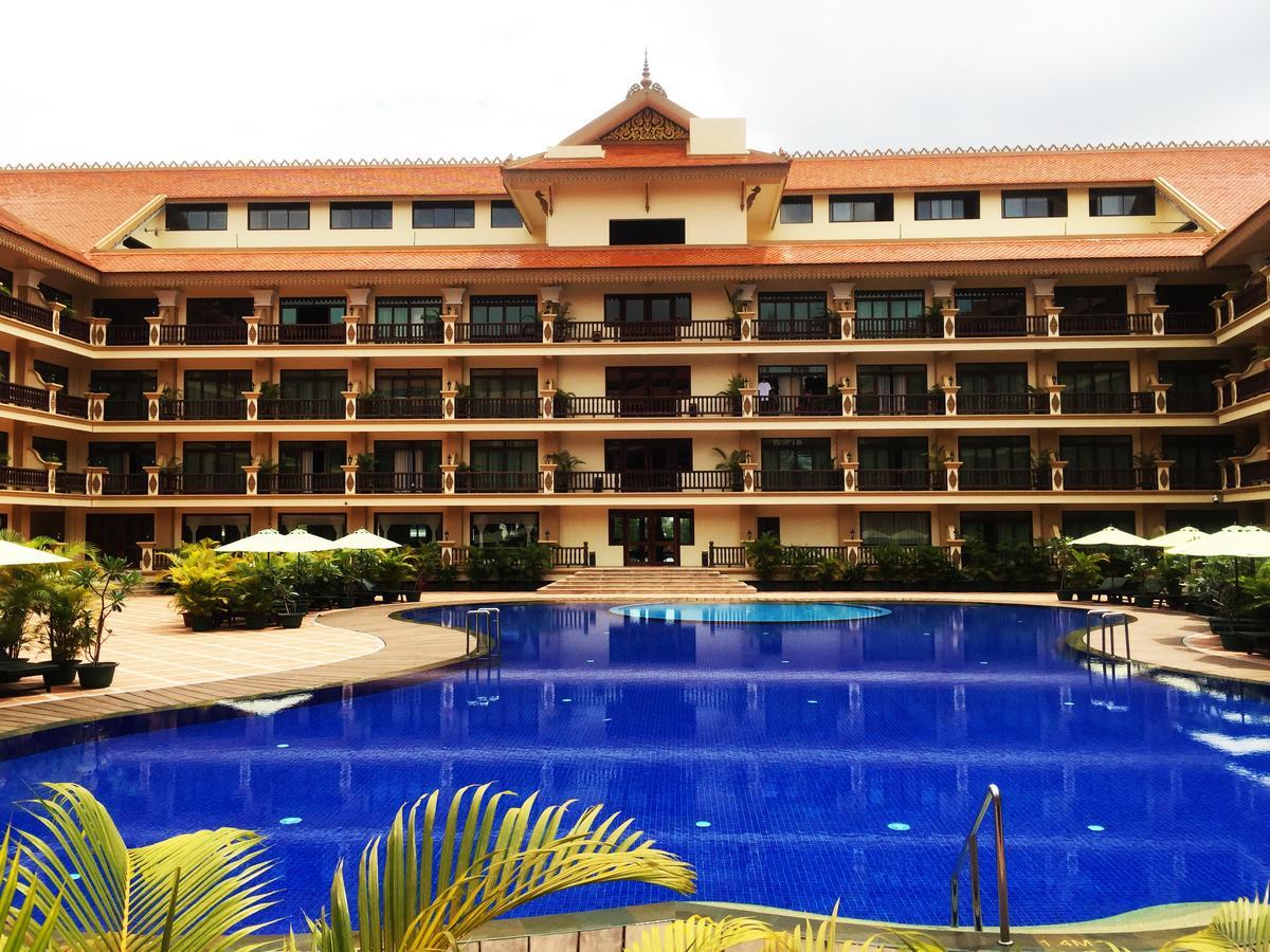 Bayon Era Hotel Siem Reap Exterior photo