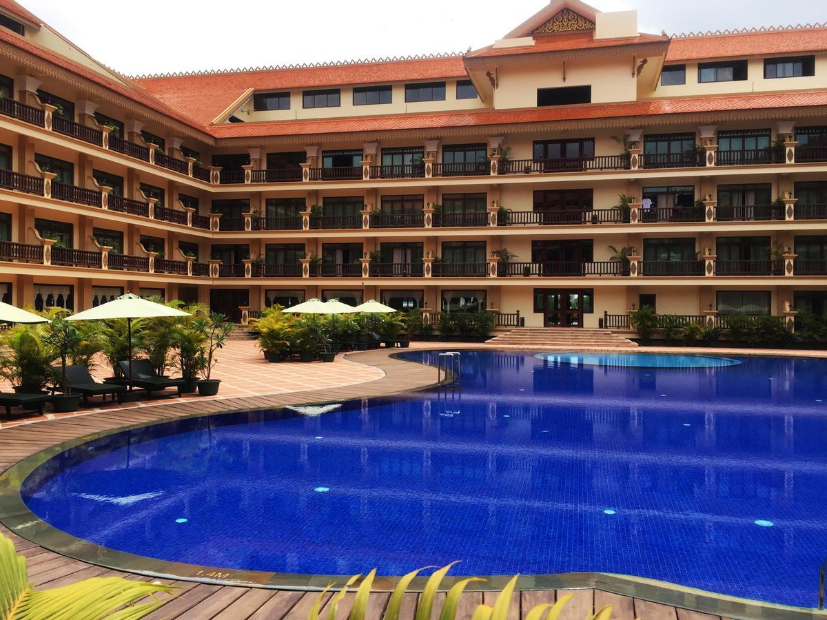 Bayon Era Hotel Siem Reap Exterior photo