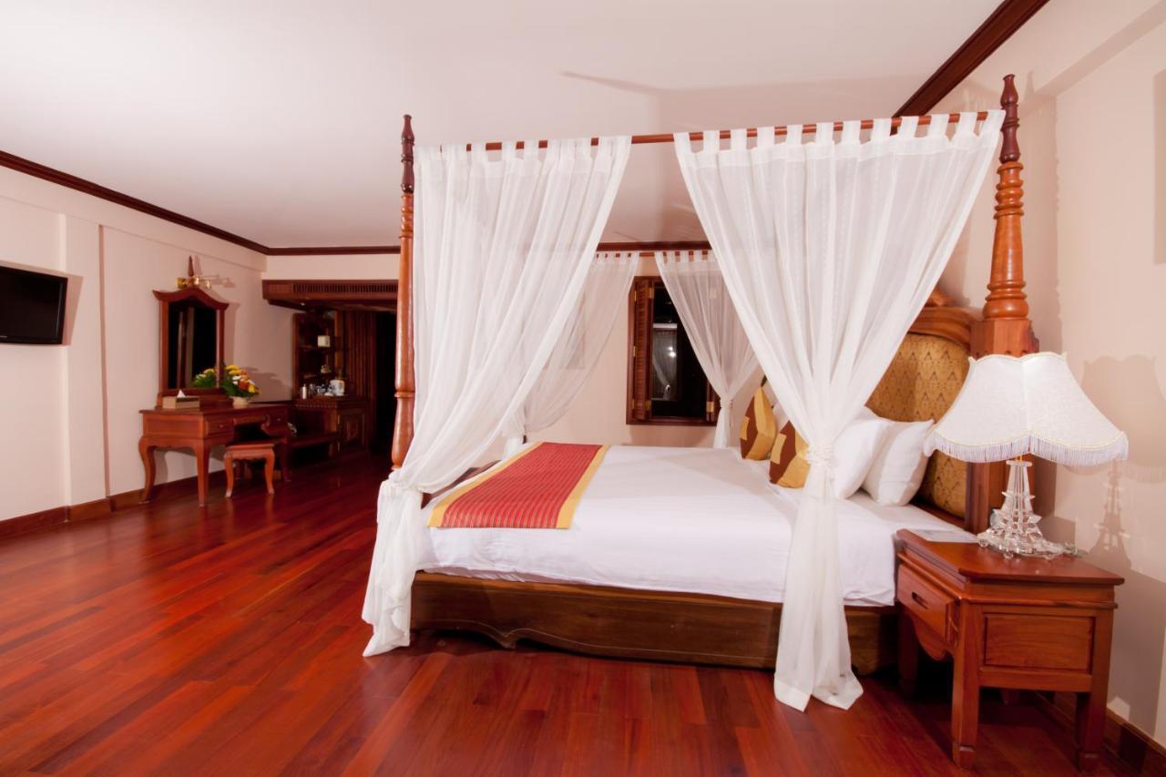 Bayon Era Hotel Siem Reap Exterior photo