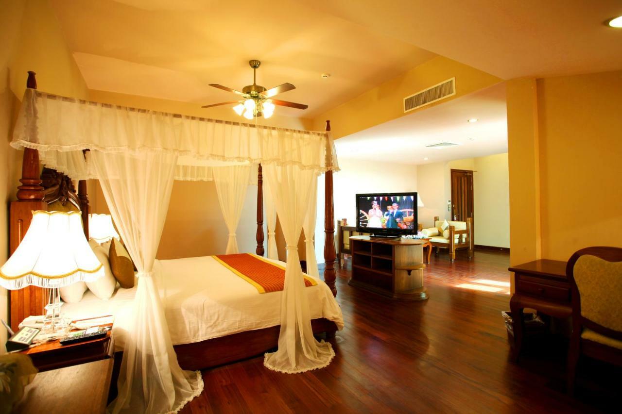 Bayon Era Hotel Siem Reap Exterior photo